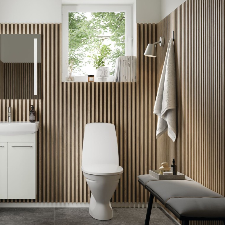 Ifö Spira vannas istabas mēbeles un Ifö Sign grīdas tualete