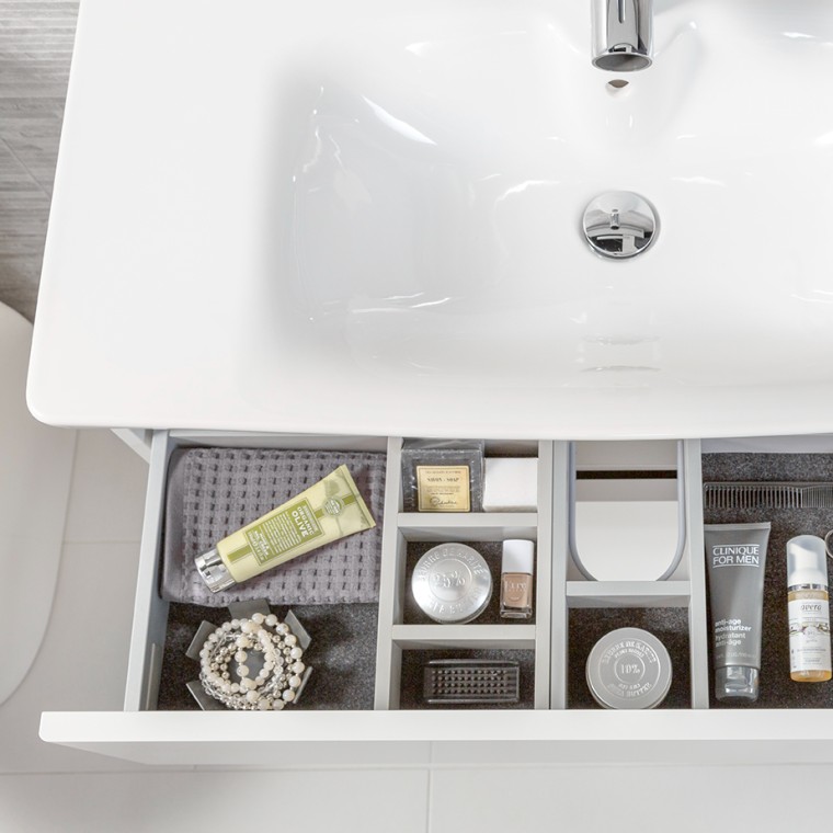 Ifö Vinta Art apakšskapji ir vannas istabas stūrakmens Ifö Vinta Art apakšskapji ir vannas istabas stūrakmens