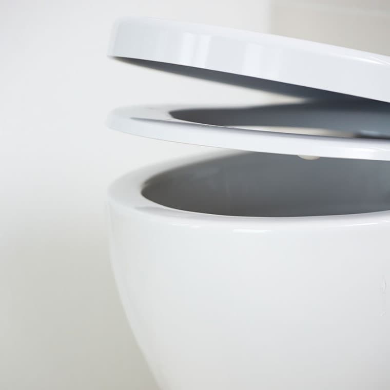 Ifö klusās aizvēršanas vāks Ifö klusās aizvēršanas vāks